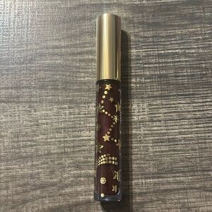 Estée Lauder lipgloss in divine plum